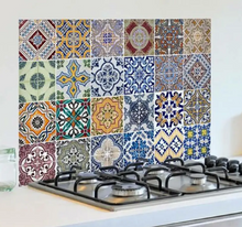 Laden Sie das Bild in den Galerie-Viewer, Klebefolie Spritzschutz Wandschutz Fliesen-Optik, bunte Fliesen