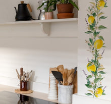 Laden Sie das Bild in den Galerie-Viewer, Wandsticker Wandtattoo Bordüre Zitronen Zweig