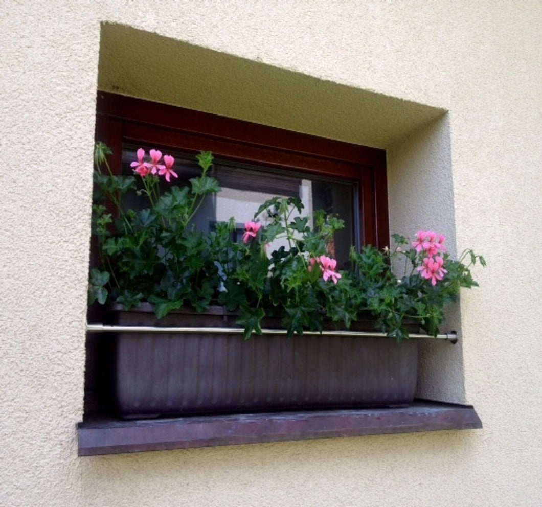 Blumenkastenhalterung für die Fensterbank